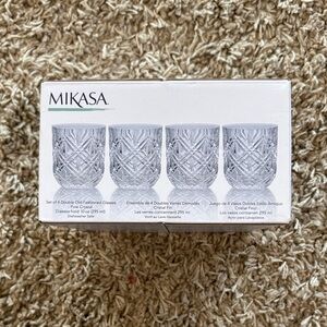 Mikasa Crystal Glass Set with Clear Design